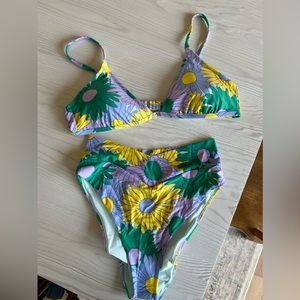 Aerie floral two piece swimsuit! Size L bottoms. Size XL top. NWT